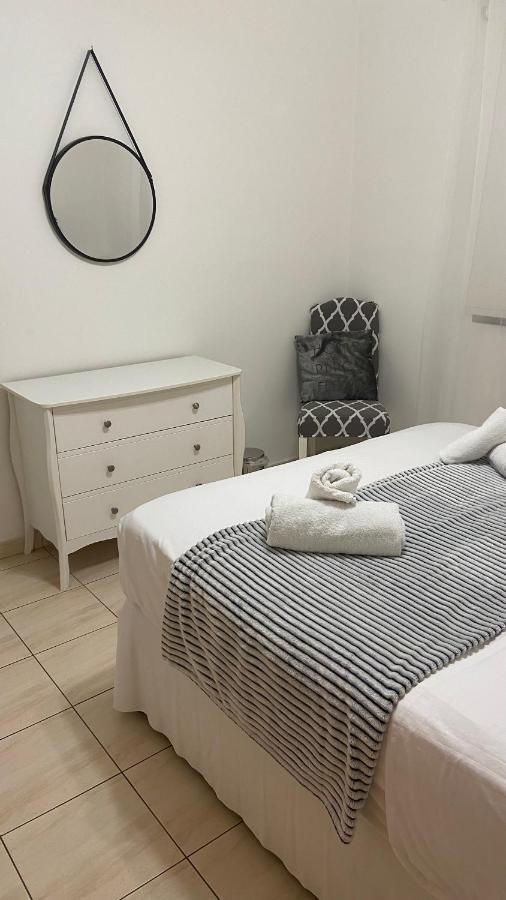 1 Bedroom Garden Flat, Sleeps 4 Pafos Exterior foto